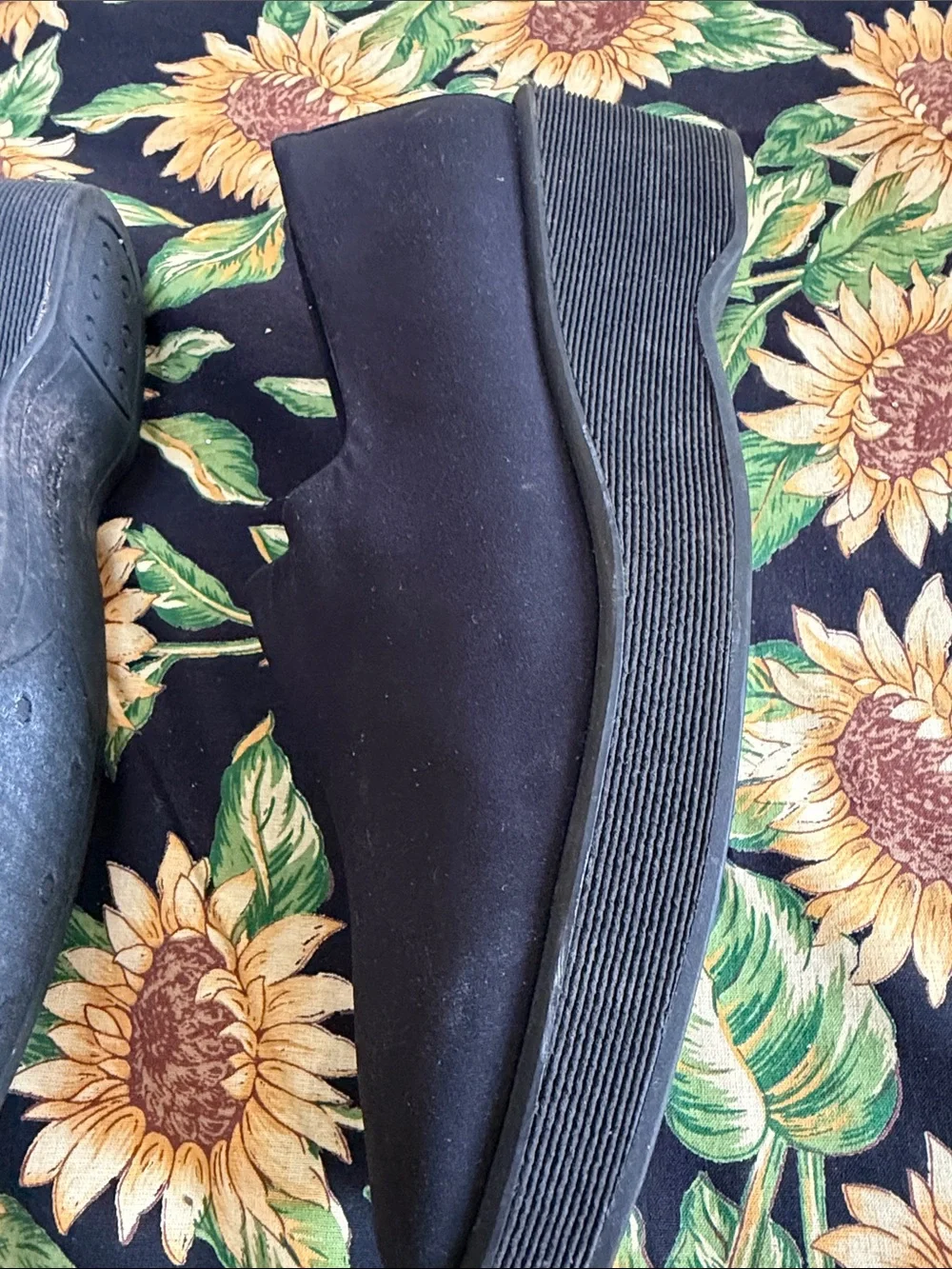 Donald J. Pliner classic slip